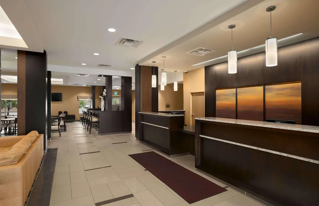 Days Inn & Suites By Wyndham Winnipeg Airport Manitoba-1